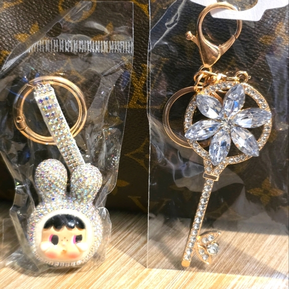 2pc Sparkling Crybaby Head & Purse Handbag Charm Set - Picture 1 of 2